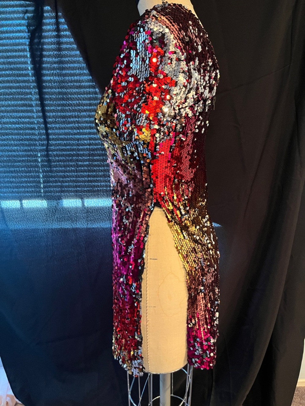 Sequin Gradient Short Sleeve Mini Dress in Red and Gold with slit. Casual - Picture 2 of 5